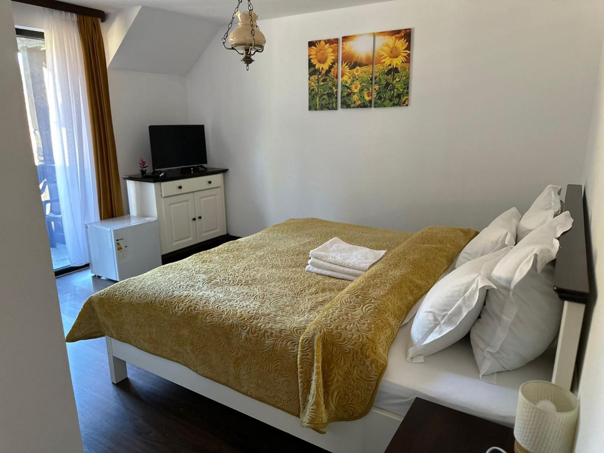Conacul Muntii Bucovinei Hotel Câmpulung Moldovenesc Exterior foto